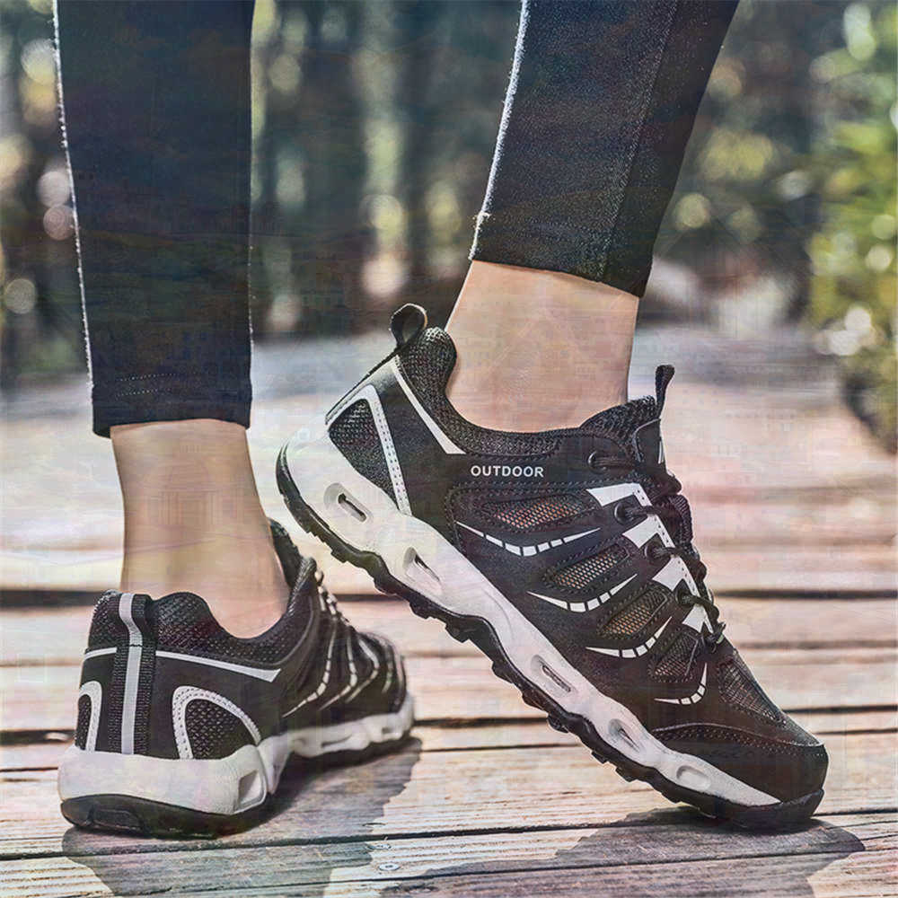 Sumer Round Tip Silver Sneaker - Tech Accessories Key ulasan dan harga